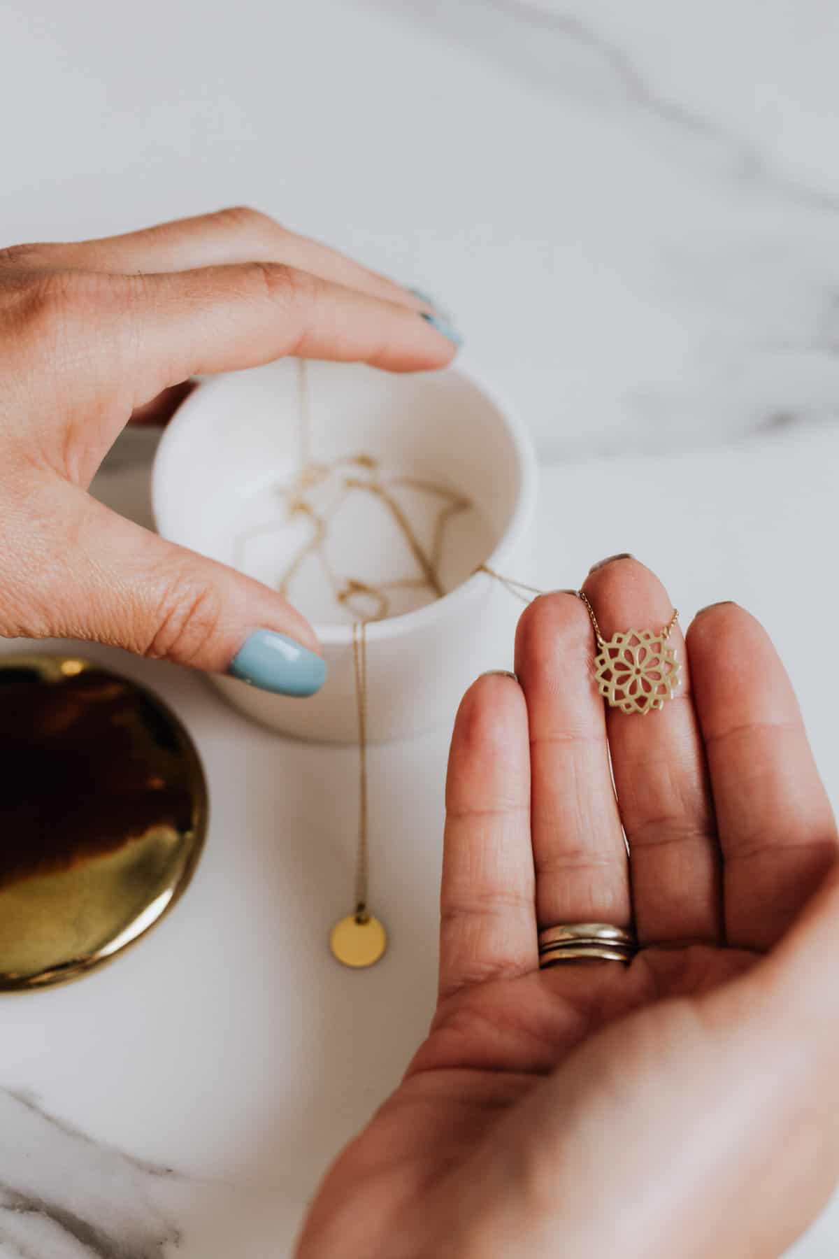 What Flower Symbolizes Miscarriage? (Meaningful Ideas) Journey for